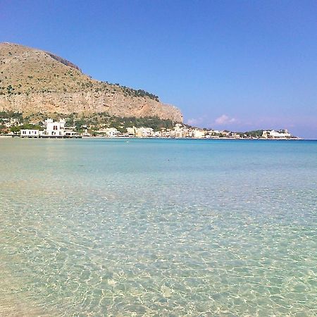 Вилла Antigone Holiday House Монделло Номер фото