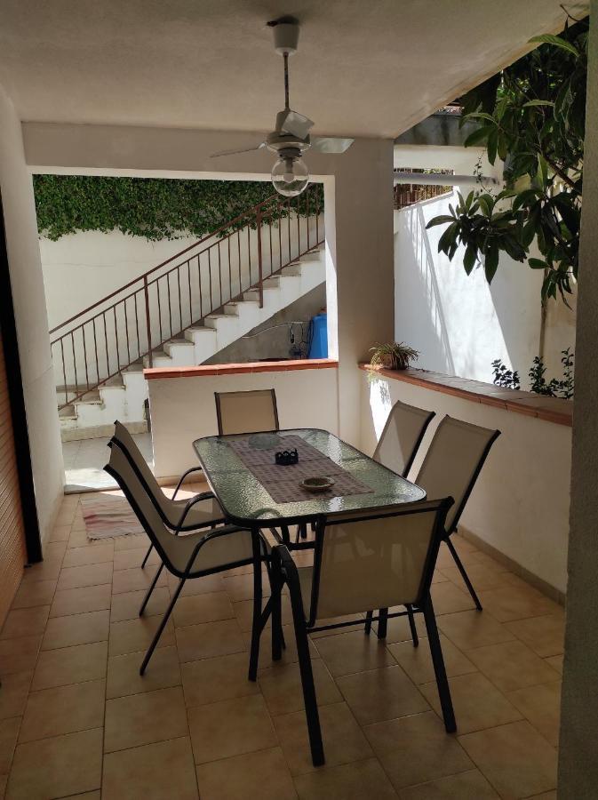 Вилла Antigone Holiday House Монделло Экстерьер фото